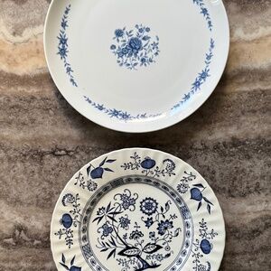 Set Of 2 Blue & White Plates. J&G Meakin Blue Onion UK. Blue Brocade Elite Japan